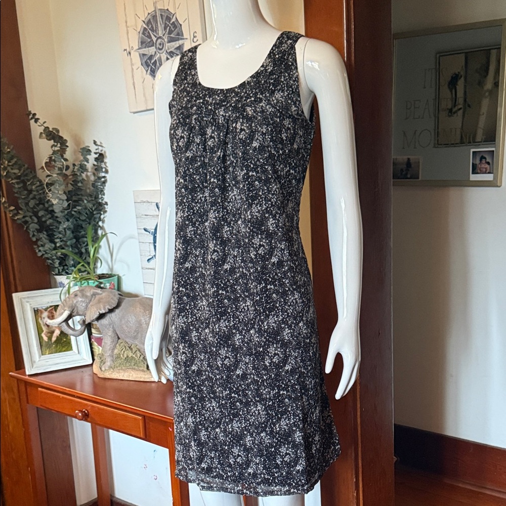 NWT northern reflections size small Elegant Black and White Women's Dress